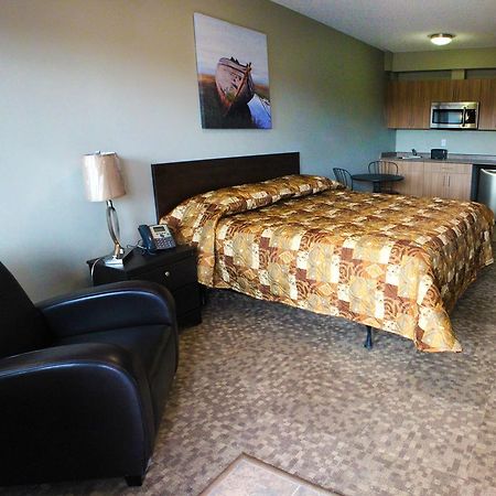 Alberta Beach Inn And Suites 外观 照片